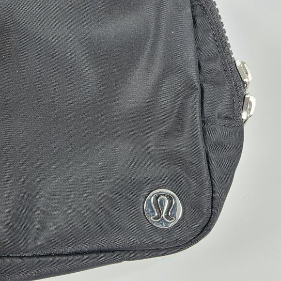 Lululemon Everywhere Belt Bag – Black 1L Crossbody Fanny Waist Pack - Picture 3 of 9